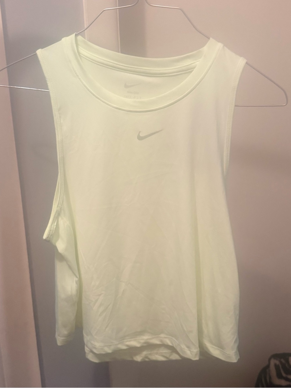 Nike Women’s Pale Yellow Performance Tank Top NWT Size Small